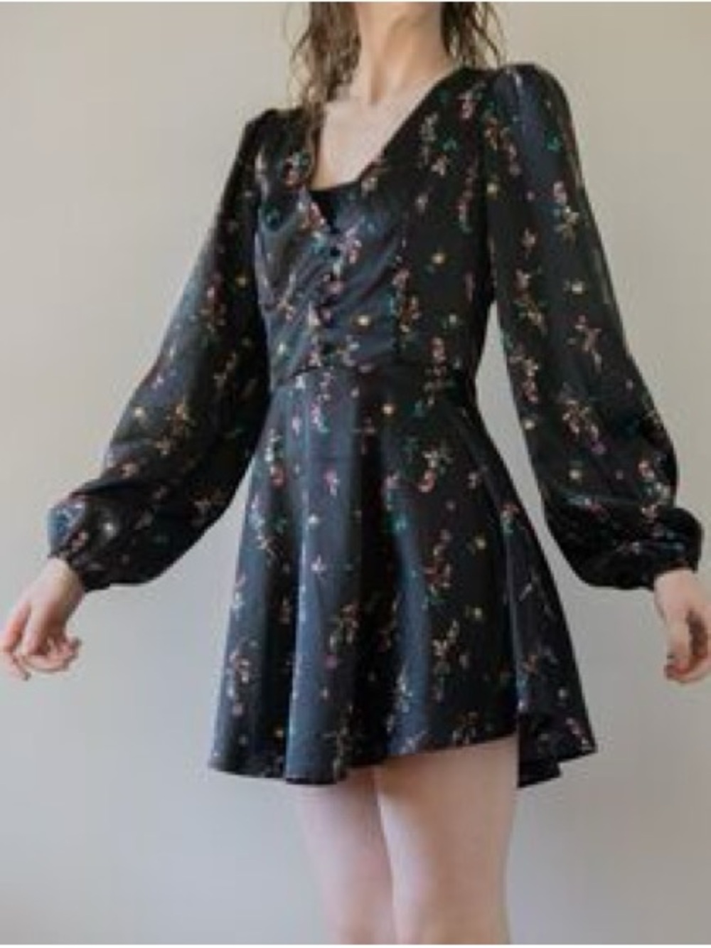 AFRM Silky Floral Long Sleeve Dress
Size Small